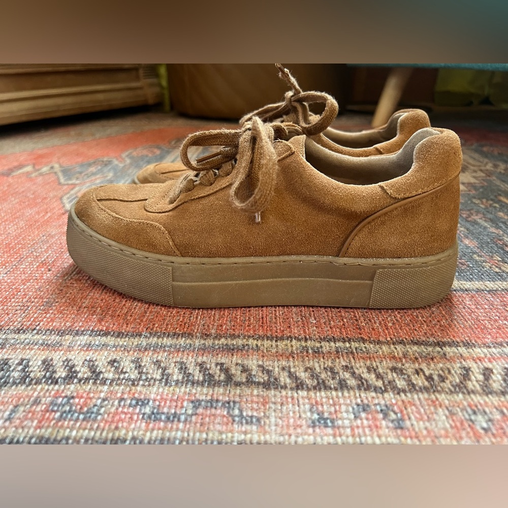 AEROSOLES Tan Suede Platform Sneakers